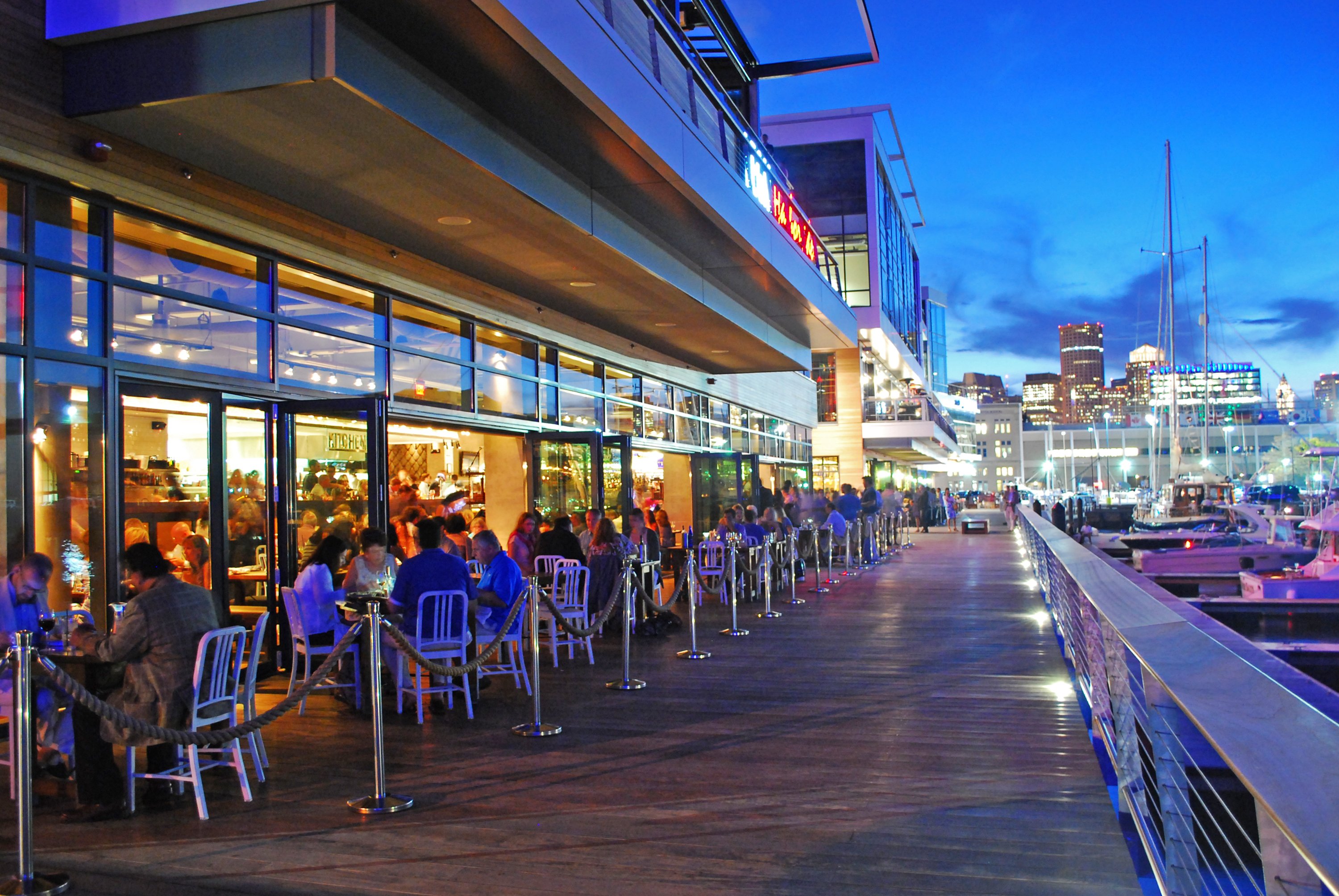 10 Outdoor Dining Spots in the U.S. To Hit This Summer Good­L­i­f­e­R